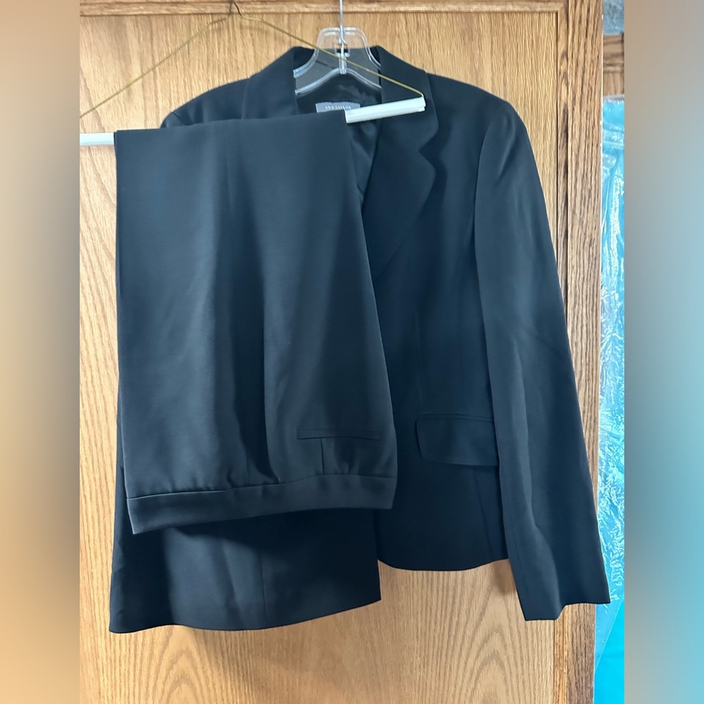 Ann Taylor Black Pant Suit Set size 2